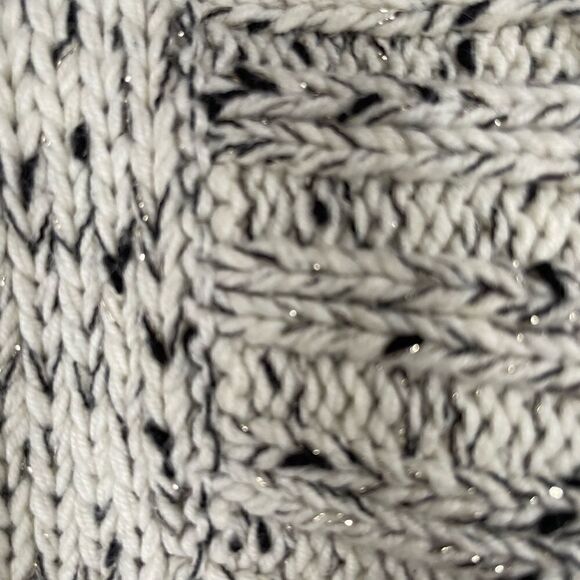 Moth m/l sweater vest with pockets  - Picture 10 of 10